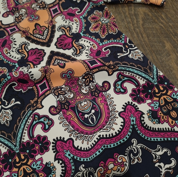 Charter Club colorful paisley patterned t-shirt - M - Picture 7 of 9